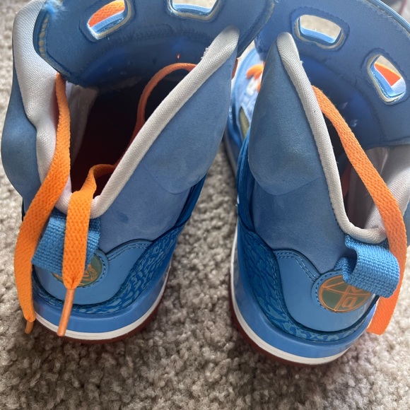 Authentic rare jordan spizike size 8